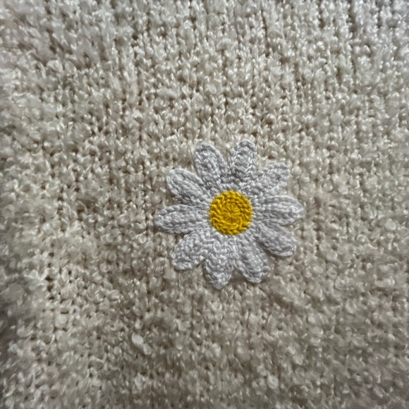 & Other Stories Playful Embroidery daisy Sweater in Cream size large - Picture 15 of 16
